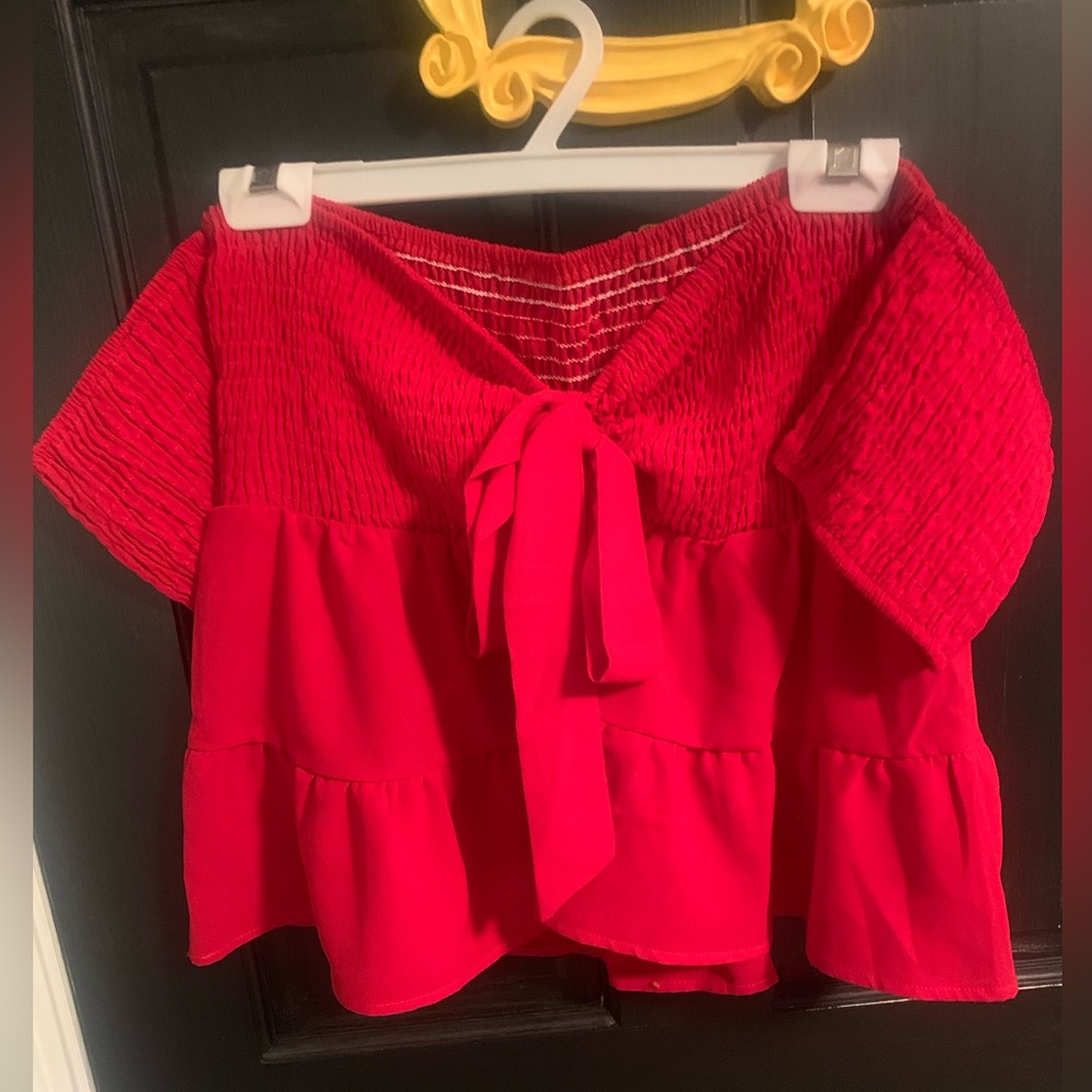 gorgeous off the shoulder smocked top! ❤️‍🔥❤️